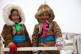 LOKALA ÅSKÅDARE i Qi Wu Xi undrar vad det här är… Foto: NORDICWAYS