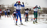 IFK MORAS Adam Johansson (t v) i täten tillsammans med norrmannen Kjetil Dammen, som vann till slut. Foto: NORDICWAYS