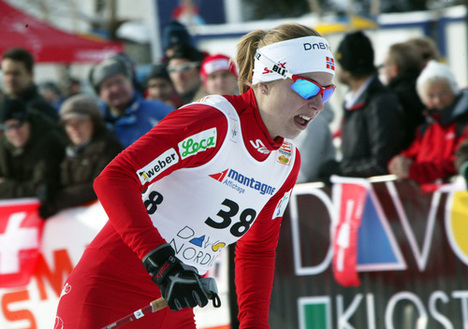 ASTRID URENHOLDT JACOBSEN bröt ryggen ifjol och har haft sina problem också i år. Men nu ser det äntligen ut att gå rätta vägen för sprintvärldsmästarinnan från 2007. Foto: STEPHAN KAUFMANN, www.kristiansen-sport.com
