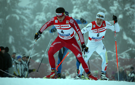 MARCUS HELLNER (t h) kämpade hårt mot Dario Cologna och Jean Marc Gaillard om tredjeplatsen i Tour de Ski senast. Nu kan du också prova monsterbacken Alpe Cermis. Foto: MOA MOLANDER KRISTIANSEN