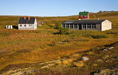 Den nedlagte skolen i Dønnesfjord