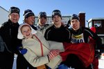 Fiskarhedens segrande lag i StafettVasan tillsammans med kranskullan Helene Söderlund.
