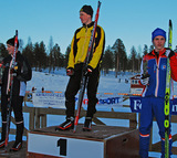 DE TRE BÄSTA i klassen H16. Segraren Marcus Ruus från Värmland och tvåan Antona Hedlund från Gästrikland samt trean Simon Lageson från Ångermanland.
