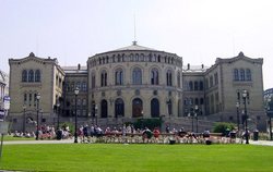 Stortinget_sommer