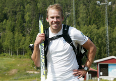 EMIL JÖNSSON trivs också på sommaren. Här från landslagets läger i Torsby. Foto: KJELL-ERIK KRISTIANSEN