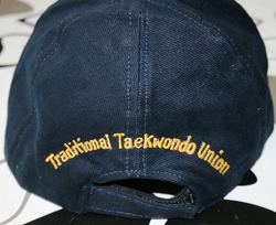 TTU caps brodert med Erlingur design bak_750x611