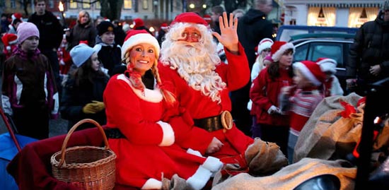 Nisseparet p&aring; vei til julebyen i Egersund