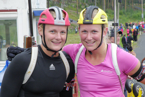 Jenny och Helena. Systrar med varsitt guld i SM. Foto: Svenska skidskytteförbundet Jenny och Helena. Systrar med varsitt guld i SM. Foto: Svenska skidskytteförbundet
