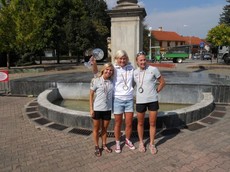 Guro Ström Solli, Hanna Seppas och Nina Lintzén, topp tre i världscupen på rullskidor. Foto: privat