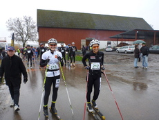 Tvåan Anna-Sofia Jobs och ettan Madeleine Bergqvist vid starten av SM på rullskidor. FOTO: Jan-Eric Thelin. Tvåan Anna-Sofia Jobs och ettan Madeleine Bergqvist vid starten av SM på rullskidor. FOTO: Jan-Eric Thelin.
