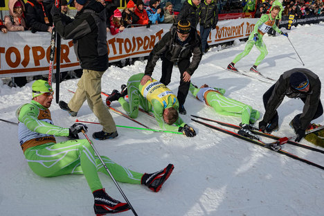 Så här kanske det ser ut när Team Xtra Personell gått i mål på nya Maxim XC Team Time Trial. FOTO: NordicFocus. Så här kanske det ser ut när Team Xtra Personell gått i mål på nya Maxim XC Team Time Trial. FOTO: NordicFocus.