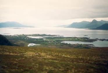 Lokkøya litt til høyre for midten av bildet ca. 1997 Originalbildet er lånt av Jørgen Martinsen Lokkøya litt til høyre for midten av bildet ca. 1997 Originalbildet er lånt av Jørgen Martinsen