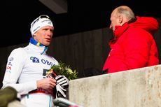 Två kungar på samma bild. Daniel Richardsson, svensk skidkung i Holmenkollen och norske Kung Harald. FOTO: Laiho/NordicFocus. Två kungar på samma bild. Daniel Richardsson, svensk skidkung i Holmenkollen och norske Kung Harald. FOTO: Laiho/NordicFocus.