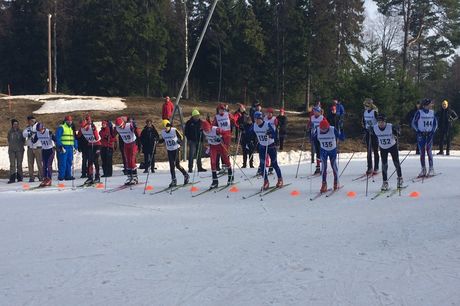 Dags för start i H 13-14 vid söndagens sprintstafetter i Tranemo. FOTO: Tranemo IF Skidklubb. Dags för start i H 13-14 vid söndagens sprintstafetter i Tranemo. FOTO: Tranemo IF Skidklubb.