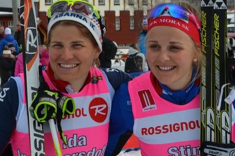 Ida Ingemarsdotter och Stina Nilsson vid supersprinten i Ramundberget. Stina slog sin lagkompis från OS sprintstafett. FOTO: Johan Trygg. Ida Ingemarsdotter och Stina Nilsson vid supersprinten i Ramundberget. Stina slog sin lagkompis från OS sprintstafett. FOTO: Johan Trygg.
