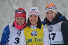 Dampallen 10 km skejt. Anna Haag (silver), Charlotte Kalla (guld), Emma Wikén (brons). FOTO: Johan Trygg/Längd.se. Dampallen 10 km skejt. Anna Haag (silver), Charlotte Kalla (guld), Emma Wikén (brons). FOTO: Johan Trygg/Längd.se.