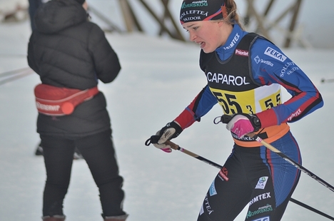 Frida Karlsson, Sollefteå Skidor, toppar Scandic Cup i D 17-18-klassen med full pott efter fyra deltävlingar. FOTO: Johan Trygg/Längd.se. Frida Karlsson, Sollefteå Skidor, toppar Scandic Cup i D 17-18-klassen med full pott efter fyra deltävlingar. FOTO: Johan Trygg/Längd.se.