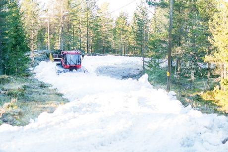 Snöläggning 2015 i Grönklitt. Snart är det dags igen. Från 3 november kommer det finnas skidspår på anläggningen. FOTO: Orsa Grönklitt. Snöläggning 2015 i Grönklitt. Snart är det dags igen. Från 3 november kommer det finnas skidspår på anläggningen. FOTO: Orsa Grönklitt.