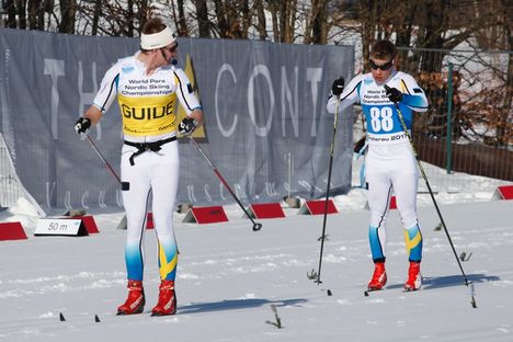 Johannes Andersson och Zebastian Modin på väg mot silver i tunga varma förhållanden. FOTO: Patrik Modin. Johannes Andersson och Zebastian Modin på väg mot silver i tunga varma förhållanden. FOTO: Patrik Modin.