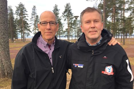 Orsa SK:s ordförande Hans Stjernqvist och klubbens starke man Bror Nilsson gläds åt att en rullskidbana/multiskidbana nu blir verklighet i Grönklitt. FOTO: Johan Trygg/Längd.se. Orsa SK:s ordförande Hans Stjernqvist och klubbens starke man Bror Nilsson gläds åt att en rullskidbana/multiskidbana nu blir verklighet i Grönklitt. FOTO: Johan Trygg/Längd.se.