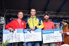 Topp tre på Ultravasan 90 2016. Från vänster tvåan Fritjof Fagerlund, Rånäs 4H, ettan Jarle Risa, Norge och trean Pat Reagan, USA. FOTO: Vasaloppet. Topp tre på Ultravasan 90 2016. Från vänster tvåan Fritjof Fagerlund, Rånäs 4H, ettan Jarle Risa, Norge och trean Pat Reagan, USA. FOTO: Vasaloppet.