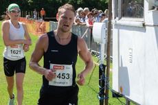 Jimmie Johnsson, och många andra elitskidåkare, väljer att starta midsommarfirandet med att springa Orsakajt´n. Här är det målgång för Jimmie förra året. FOTO: Anders Öberg. Jimmie Johnsson, och många andra elitskidåkare, väljer att starta midsommarfirandet med att springa Orsakajt´n. Här är det målgång för Jimmie förra året. FOTO: Anders Öberg.