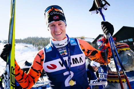 Petter Eliassen flaggar för att karriären är över i Ski Classics fredagsintervju. FOTO: Magnus Östh. Petter Eliassen flaggar för att karriären är över i Ski Classics fredagsintervju. FOTO: Magnus Östh.