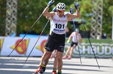 Anders Svanebo satte färg på herrarnas lopp med tuff fart direkt från start. Han fick hjälp med farthållningen av Robin Norum, här tätt i rygg. FOTO: Rolf Zetterberg. Anders Svanebo satte färg på herrarnas lopp med tuff fart direkt från start. Han fick hjälp med farthållningen av Robin Norum, här tätt i rygg. FOTO: Rolf Zetterberg.