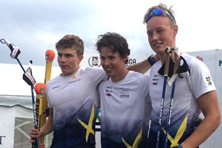 Svensk JVM-trippel på rullskidor genom Eric Rosjö, silver, Leo Johansson, guld och Gabriel Strid, brons. FOTO: Arrangören. Svensk JVM-trippel på rullskidor genom Eric Rosjö, silver, Leo Johansson, guld och Gabriel Strid, brons. FOTO: Arrangören.