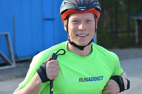 Alfred Buskqvist, IK Stern, är en av favoriterna under helgens SM-tävlingar på rullskidor. FOTO: Johan Trygg/Längd.se. Alfred Buskqvist, IK Stern, är en av favoriterna under helgens SM-tävlingar på rullskidor. FOTO: Johan Trygg/Längd.se.