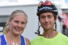 Marika Sundin, tillbaka i moderklubben Delsbo IF, och Marcus Johansson, Ulricehamns IF blev svenska mästare på rullskidor under lördagen. FOTO: Rolf Zetterberg. Marika Sundin, tillbaka i moderklubben Delsbo IF, och Marcus Johansson, Ulricehamns IF blev svenska mästare på rullskidor under lördagen. FOTO: Rolf Zetterberg.