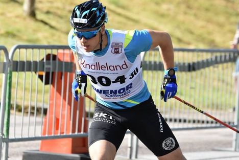 Anton Persson, SK Bore, får illustrera att rullskidvärldscupen kommer till Torsby nästa år. FOTO: Rolf Zetterberg. Anton Persson, SK Bore, får illustrera att rullskidvärldscupen kommer till Torsby nästa år. FOTO: Rolf Zetterberg.