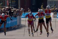 Linn Sömskar tog guldet på SM 15 kilometer rullskidor närmast före Moa Hansson (104) och Sandra Olsson (103). FOTO: Från SVT:s sändning. Linn Sömskar tog guldet på SM 15 kilometer rullskidor närmast före Moa Hansson (104) och Sandra Olsson (103). FOTO: Från SVT:s sändning.