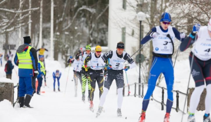 Täten passerar bron vid Nya Herrgården under Bessemerloppet 2018. På söndag är det dags för 2019 års upplaga av loppet. FOTO: Göran Digné/ Tiger Balsam. Täten passerar bron vid Nya Herrgården under Bessemerloppet 2018. På söndag är det dags för 2019 års upplaga av loppet. FOTO: Göran Digné/ Tiger Balsam.