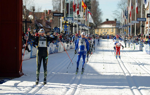 DEN H&Auml;R BILDEN l&auml;r vi inte f&aring; se i &aring;r; Oskar Sv&auml;rd vinner Vasaloppet. Foto: KJELL-ERIK KRISTIANSEN