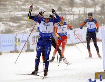 ANDERS HÖGBERG vinner etapp 1 i Kina. Foto: www.nordicways.com