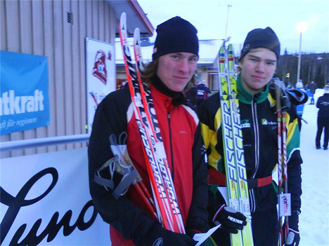 SIMON PERSSON (t v) vann j-landskampen i Norge. Arvid Elffors var femma. Foto: JESPER JOHNSSON. SIMON PERSSON (t v) vann j-landskampen i Norge. Arvid Elffors var femma. Foto: JESPER JOHNSSON.