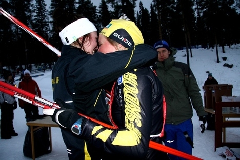 Kramkalas mellan Emelie Cedervärn och Hanna Falk. Foto:Per F Kramkalas mellan Emelie Cedervärn och Hanna Falk. Foto:Per F