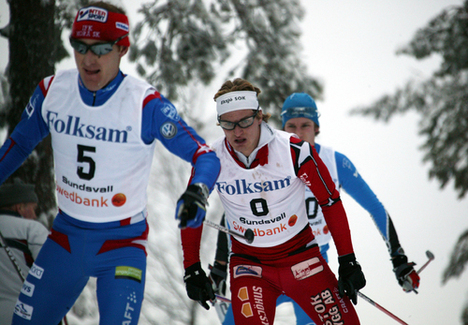 FREDRIK KARLSSON (mitten) rasar mot uttagningarna till världscupen. Där är varken han eller Rikard Andreasson (främst) eller Tiio Söderhielm (bakom) med. Foto: KJELL-ERIK KRISTIANSEN