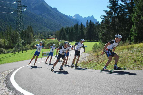 Flera nya sponsorer är klara till det svenska rullskidlandslaget som startar världscupsäsongen under midsommarhelgen. FOTO: Svenska skidförbundet. Flera nya sponsorer är klara till det svenska rullskidlandslaget som startar världscupsäsongen under midsommarhelgen. FOTO: Svenska skidförbundet.