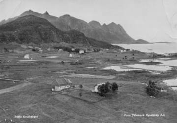 Postkortmotiv fra Kråkberget 1950 –55 (Telemark Flyselskap AS) Kortet er lånt av Asbjørn Hanssen Postkortmotiv fra Kråkberget 1950 –55 (Telemark Flyselskap AS) Kortet er lånt av Asbjørn Hanssen