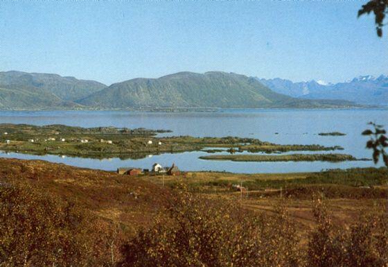 Bø prestegård midt i bildet ca. 1975 Bilde utlånt av Harald Larsen