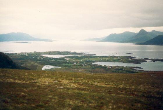 Lokkøya litt til høyre for midten av bildet ca. 1997 Originalbildet er lånt av Jørgen Martinsen
