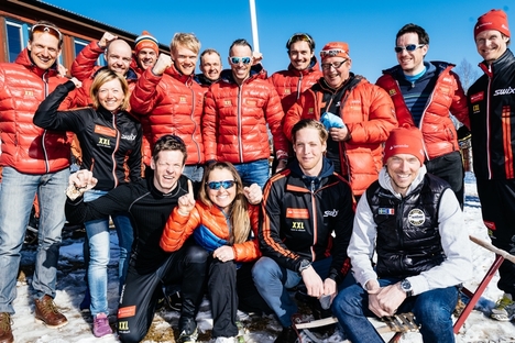 Team Santander tog hem den prestigefyllda lagtävlingen i Swix Ski Classics. Här ser vi hela teamet med svenskarna Jerry Ahrlin, Jens Eriksson, Carl Quicklund och Johan Olsson. FOTO: Swix Ski Classics. Team Santander tog hem den prestigefyllda lagtävlingen i Swix Ski Classics. Här ser vi hela teamet med svenskarna Jerry Ahrlin, Jens Eriksson, Carl Quicklund och Johan Olsson. FOTO: Swix Ski Classics.