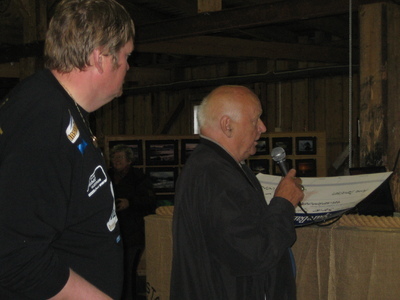 Arne Danielsen takker