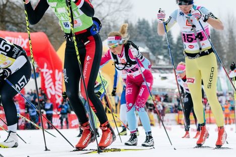 Team SkiProAm:s Emilia Lindstedt vid starten på Birkenbeinerrennet. Nu söker SkiProAm fler tjejs som vill satsa på långlopp. FOTO: Magnus Östh. Team SkiProAm:s Emilia Lindstedt vid starten på Birkenbeinerrennet. Nu söker SkiProAm fler tjejs som vill satsa på långlopp. FOTO: Magnus Östh.
