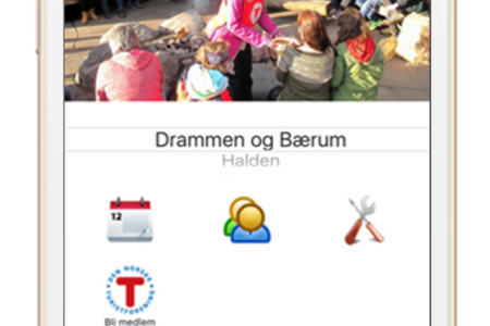 Bilde av mobiltelefon som viser appen til DNT