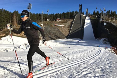 Stressa inte på säsongens första träningspass på snö. Åk lugnt och fokusera på att få in skidvanan. FOTO: Tynell Activity. Stressa inte på säsongens första träningspass på snö. Åk lugnt och fokusera på att få in skidvanan. FOTO: Tynell Activity.