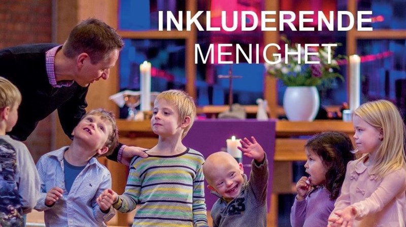 Bilde av barn i en kirke