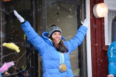 Charlotte Kalla har tillsammans Pajala kommun upprättat en stiftelse till förmån för unga lovande idrottsutövare. Bilden från när Charlotte hyllades av kommunen i påskas. Charlotte Kalla har tillsammans Pajala kommun upprättat en stiftelse till förmån för unga lovande idrottsutövare. Bilden från när Charlotte hyllades av kommunen i påskas.